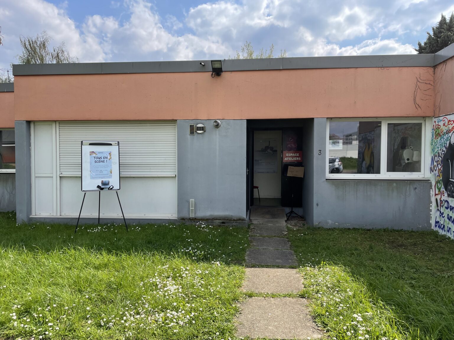 Extérieur de l'Espace Atelier