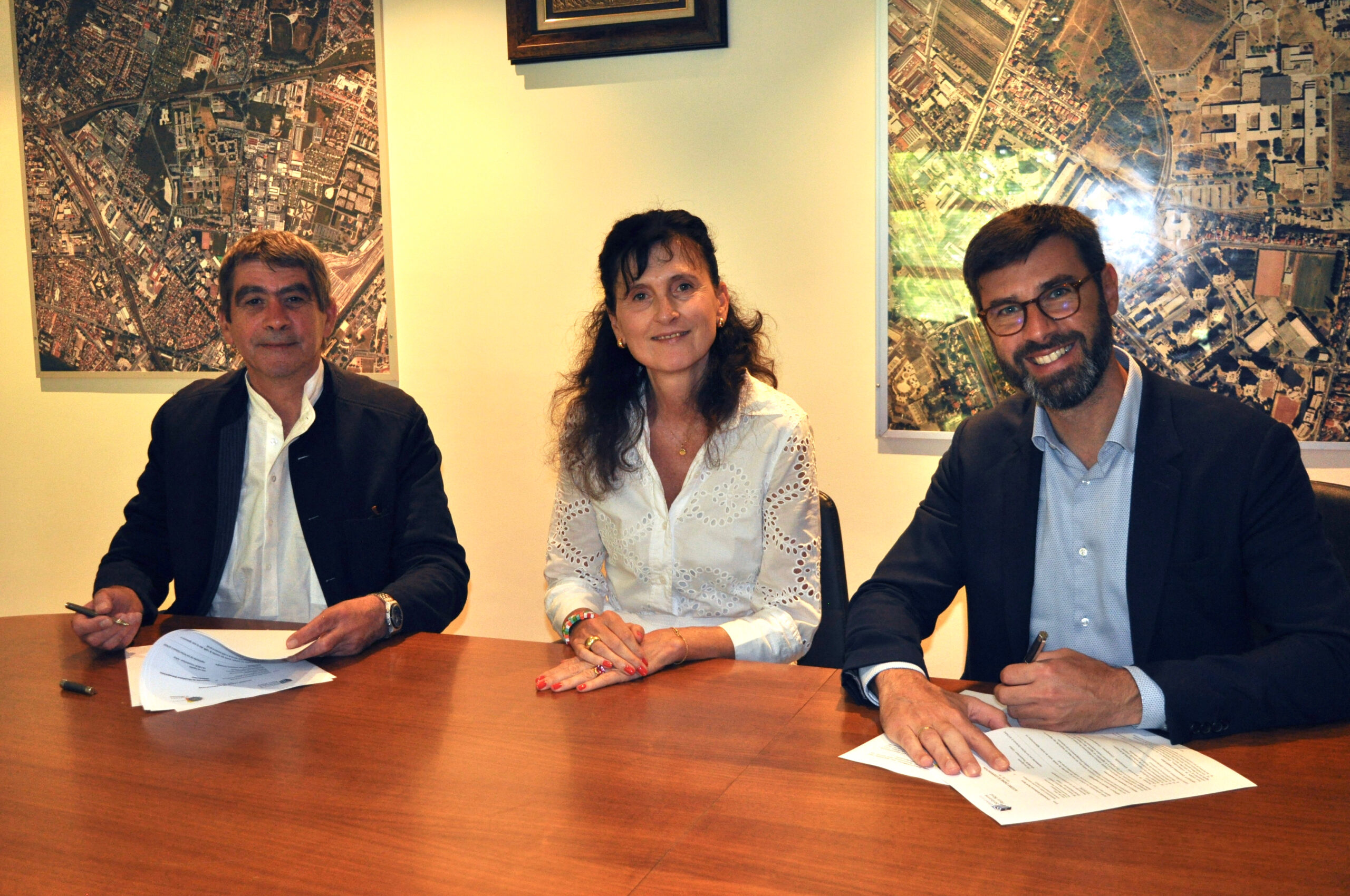 Photo de Christophe Fouqueré, Stylianos Amargianakis et Anne Fauchon signant la convention de partenariat entre l'IdEF et l'USPN